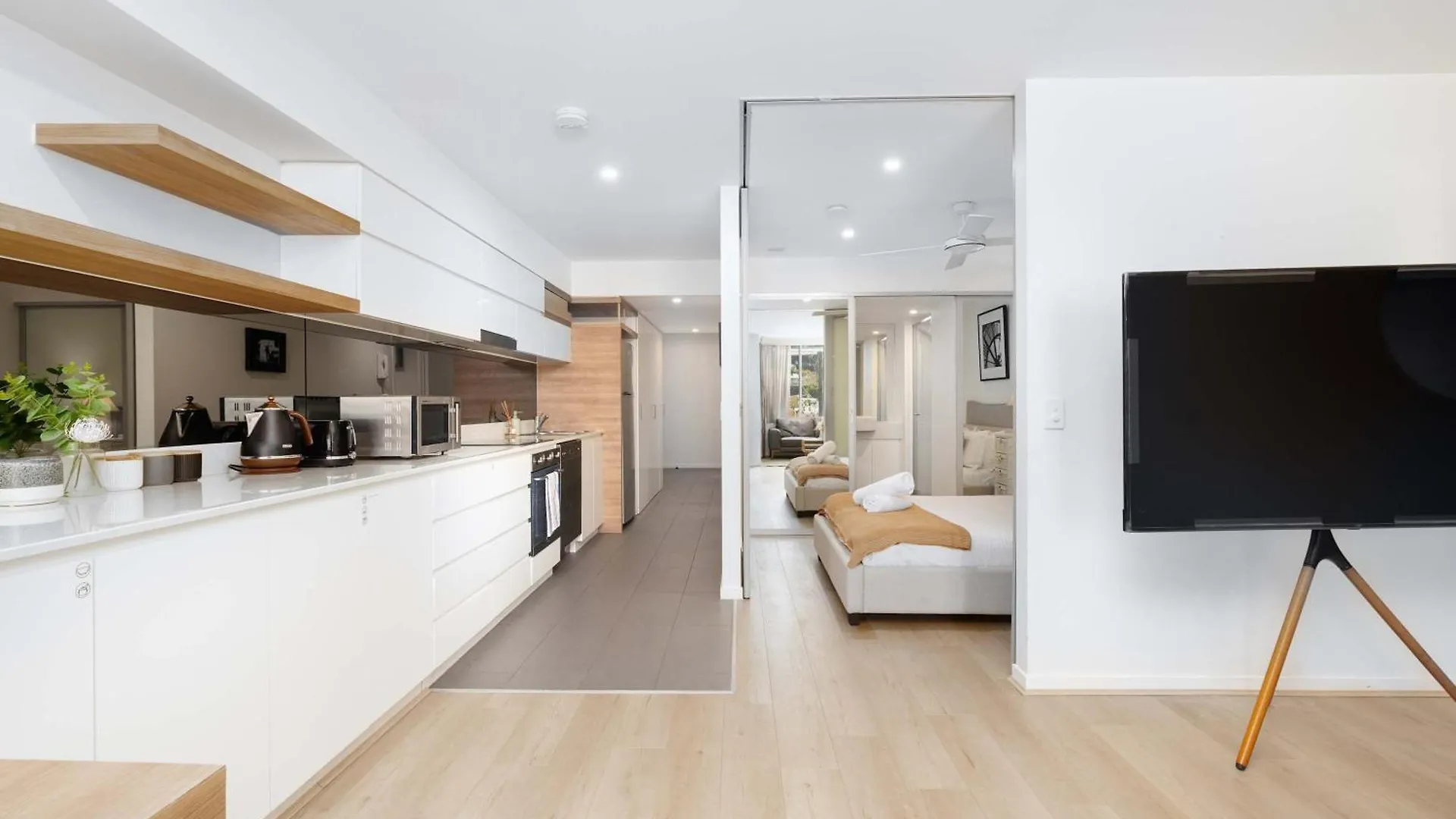 Chic City Escape 2Br Apt Near Convention Centre 브리즈번 아파트